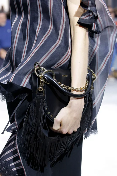 Look 54